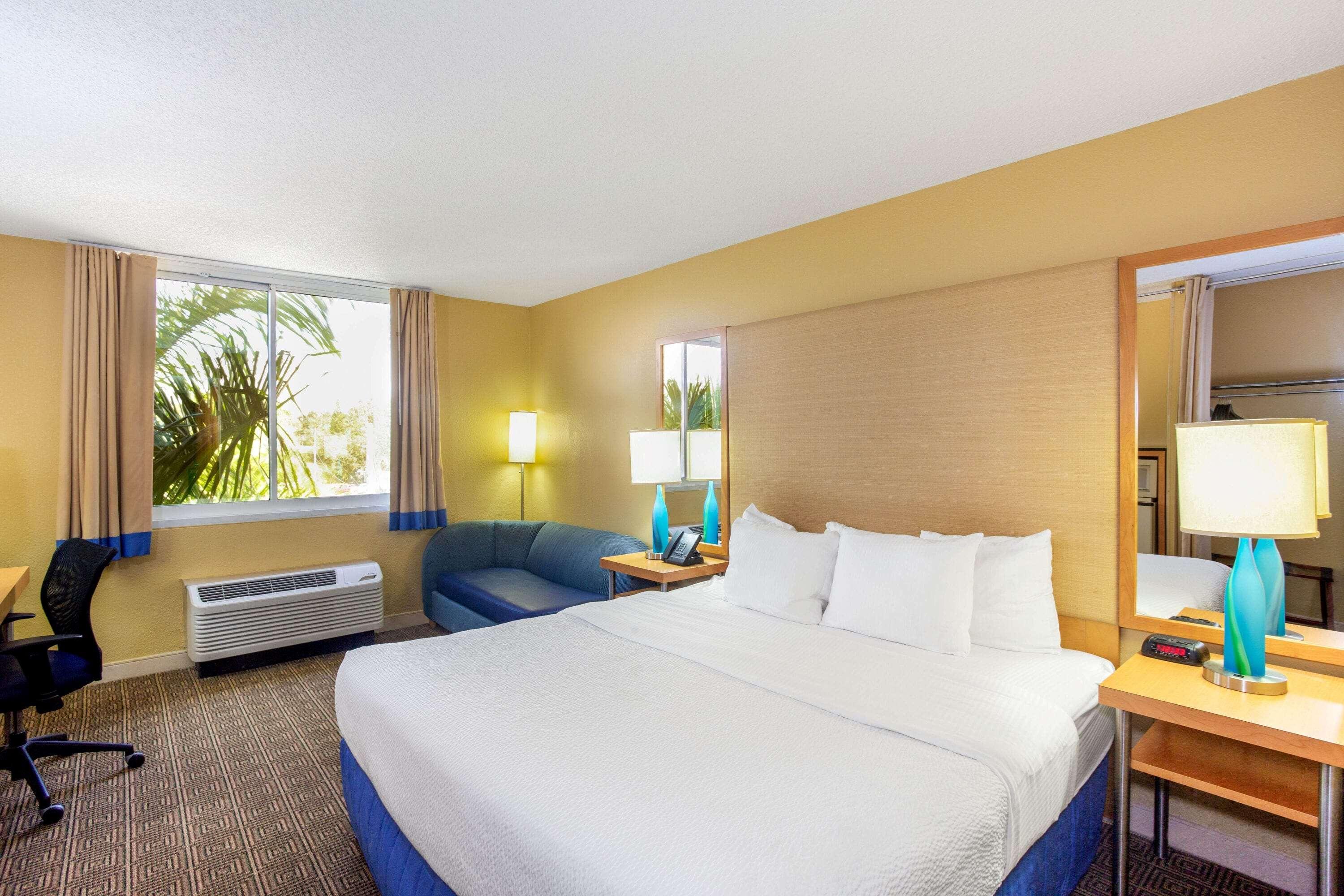 Hotel La Quinta By Wyndham Sarasota Downtown Extérieur photo