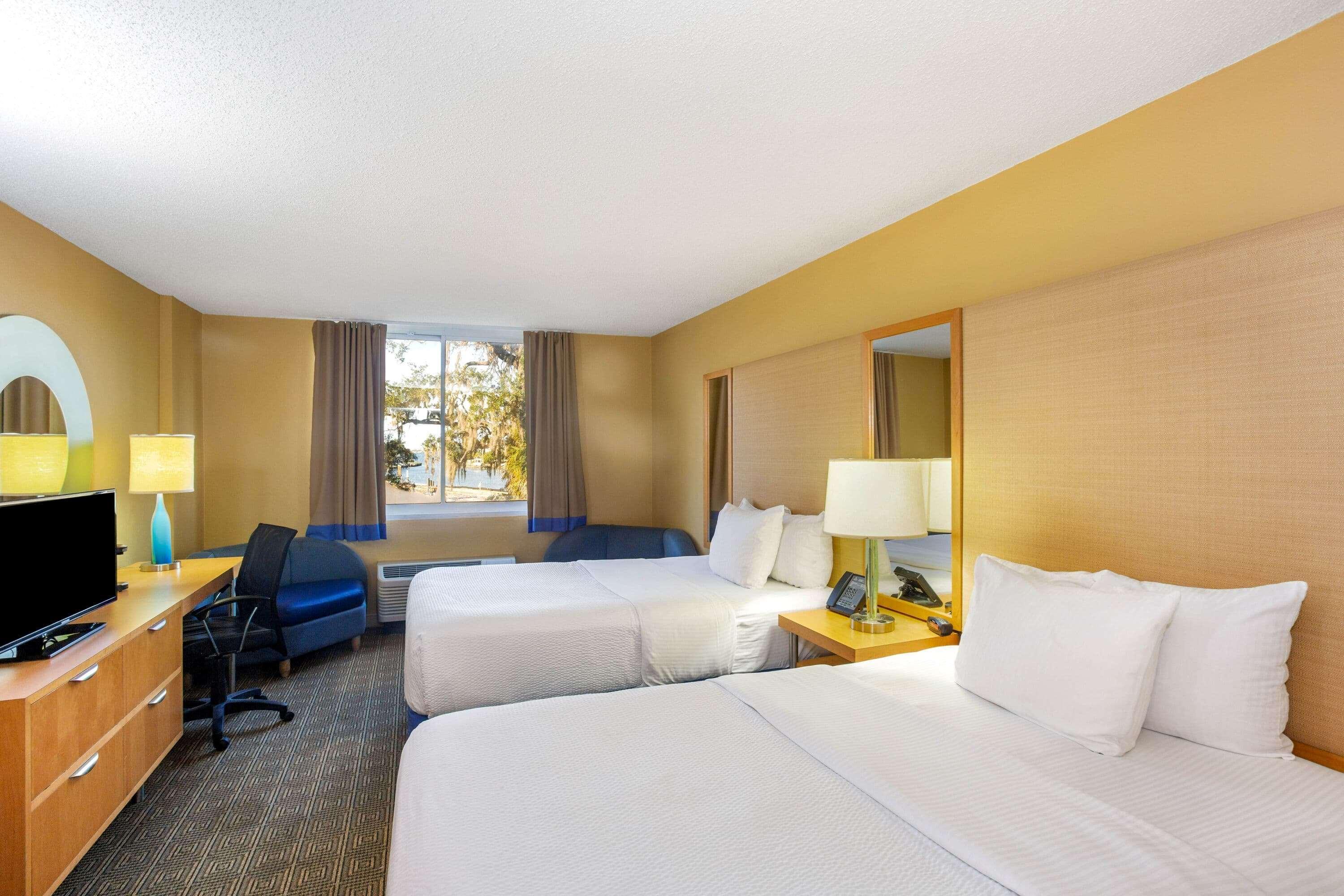 Hotel La Quinta By Wyndham Sarasota Downtown Extérieur photo