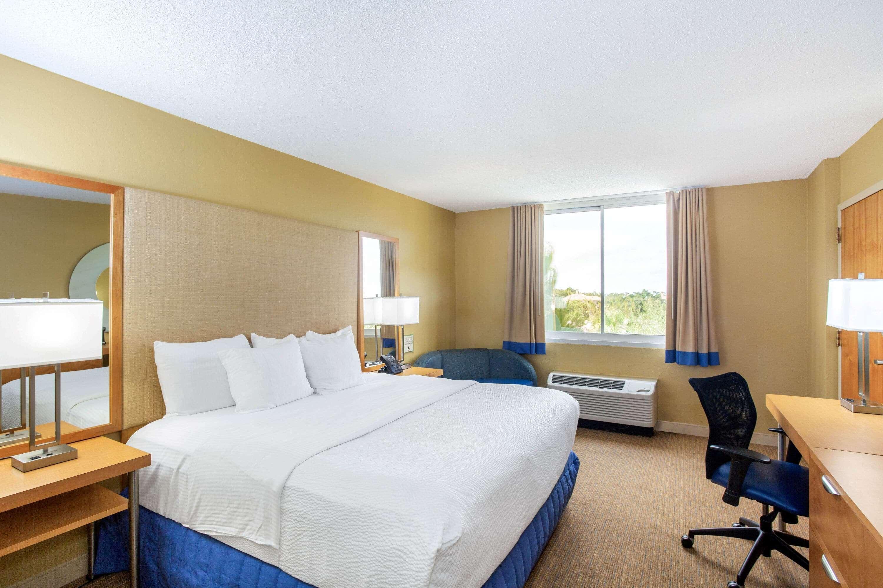 Hotel La Quinta By Wyndham Sarasota Downtown Extérieur photo